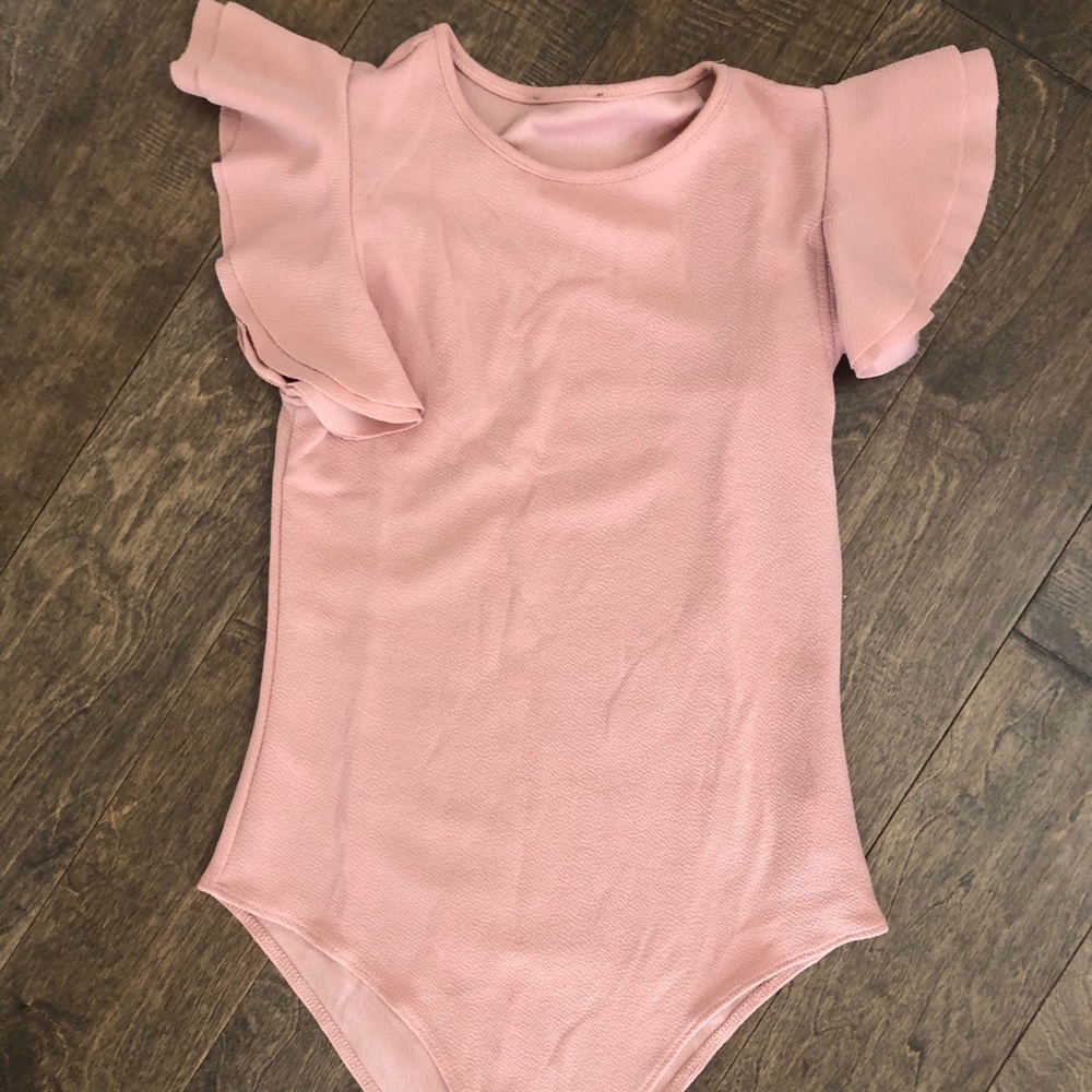 Flutter sleeve bodysuit